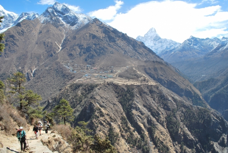 A l'école des Andes - Plateau de Phortse (3840 m) et Ama Dablam (6856 m).